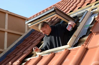Pose de fenêtres de toit Velux aux Grandes-Ventes